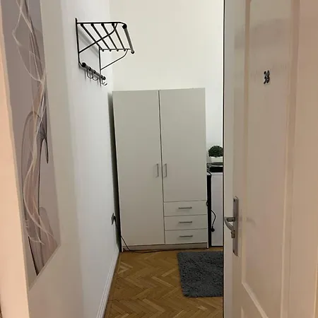 Millionrosesvintage Vaci Street Apartment Budapest