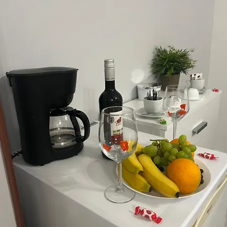 Millionrosesvintage Vaci Street Free Airconditioner And Coffee Apartament