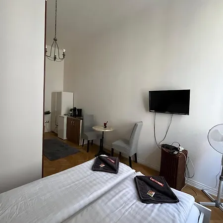 Apartamento Millionrosesvintage Vaci Street Free Airconditioner And Coffee