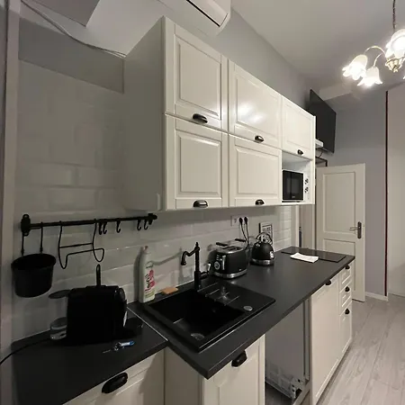 Millionrosesvintage Vaci Street Free Airconditioner And Coffee Apartment Budapest